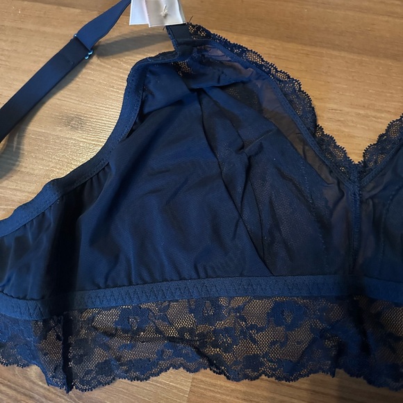 Victoria's Secret Midnight Lace Bralette - Picture 6 of 10